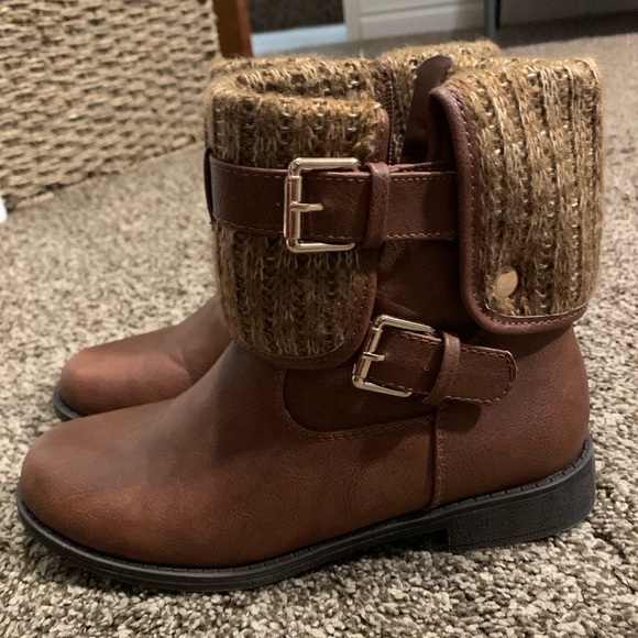 Brown knit boots - Picture 1 of 3